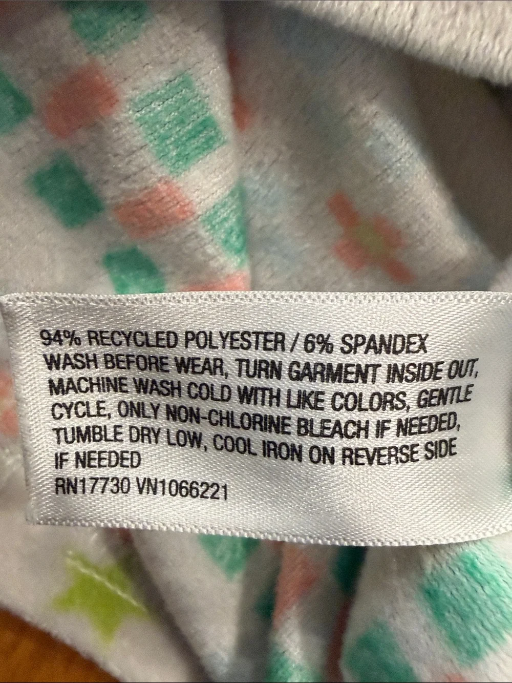 Cat & Jack 2 piece multi color sleepset size 12.